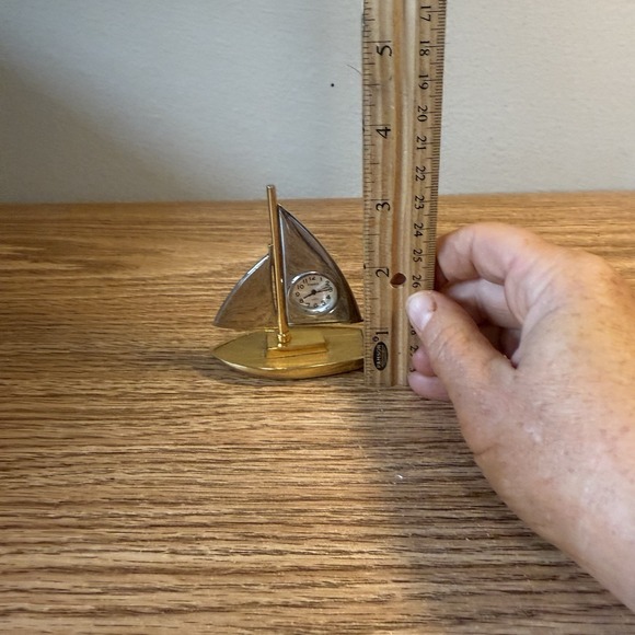 Timex Sailboat Gold Silver Dual Tone‎ Desk Clock Watch Nautical Needs Battery - Picture 9 of 9